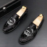 New Luxury Men's pointed Embroidered velvet oxford shoes Male slip-on  wedding dress Homecoming shoes Sapato social masculino