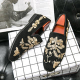 New Luxury Designer Men Suede Nationality Embroidery Casual Loafer Dress Wedding Shoes Driving Flats Footwear Moccasins